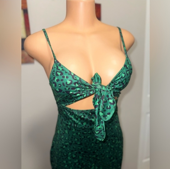 Green Leopard Print Cutout Dress Size XS - Picture 2 of 5